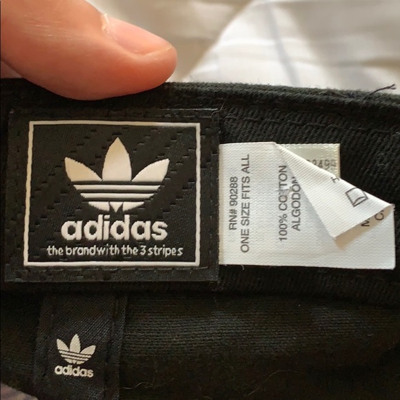 Adidas Hat in Black - Picture 3 of 3